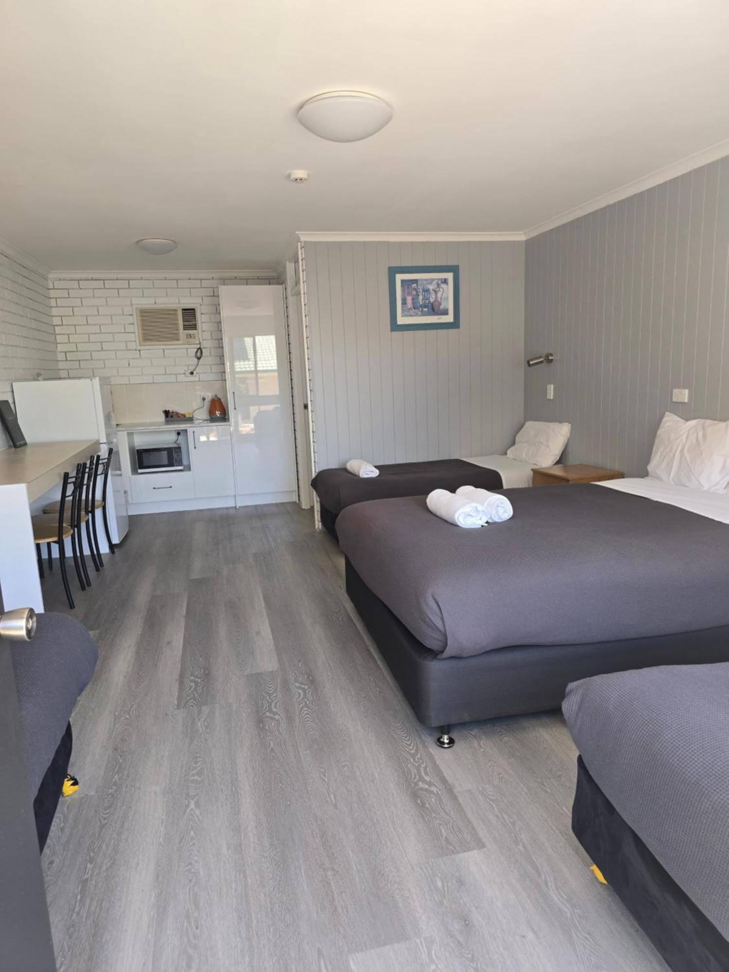 Bega Southtown Motor Inn エクステリア 写真