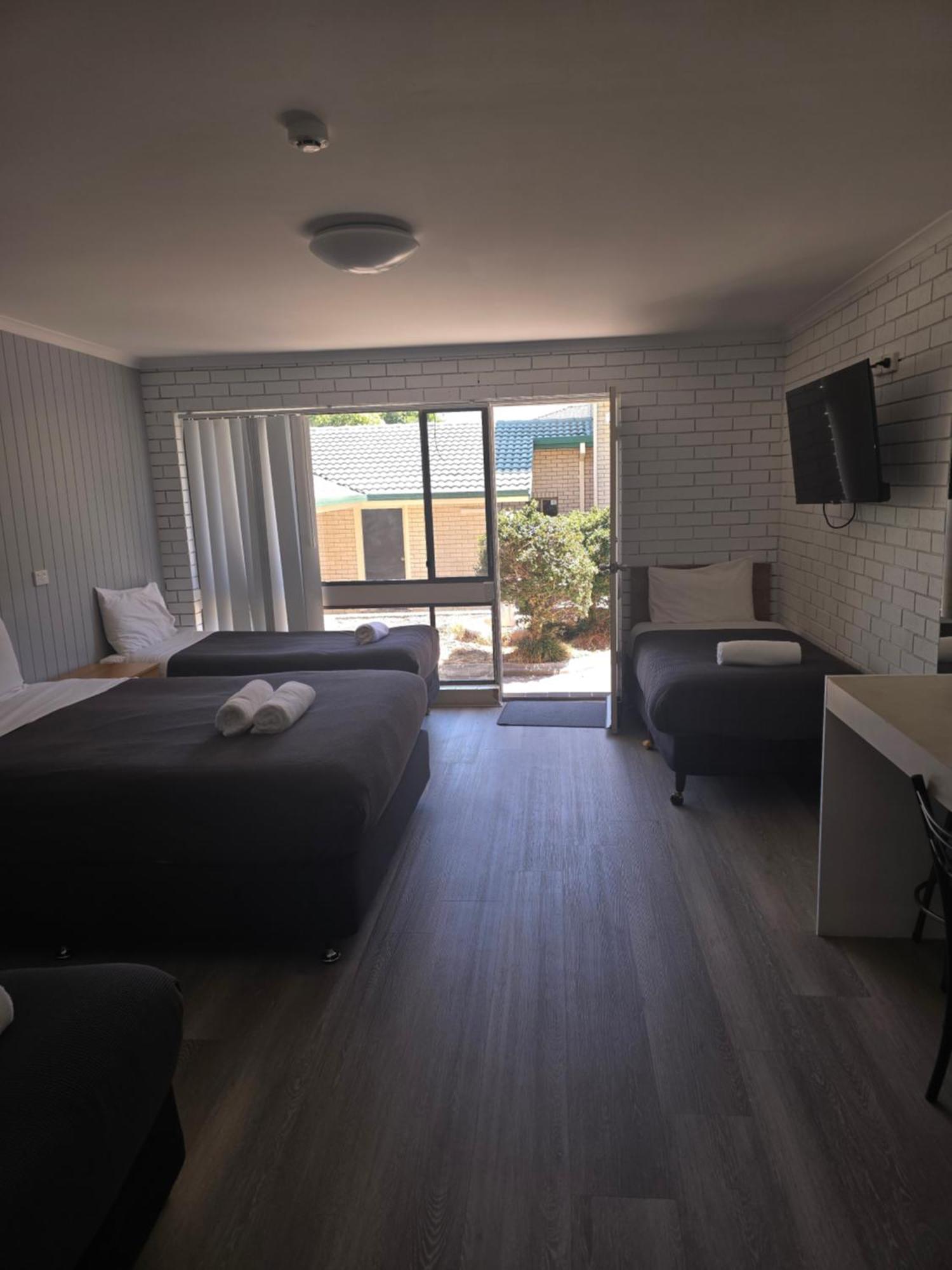 Bega Southtown Motor Inn エクステリア 写真